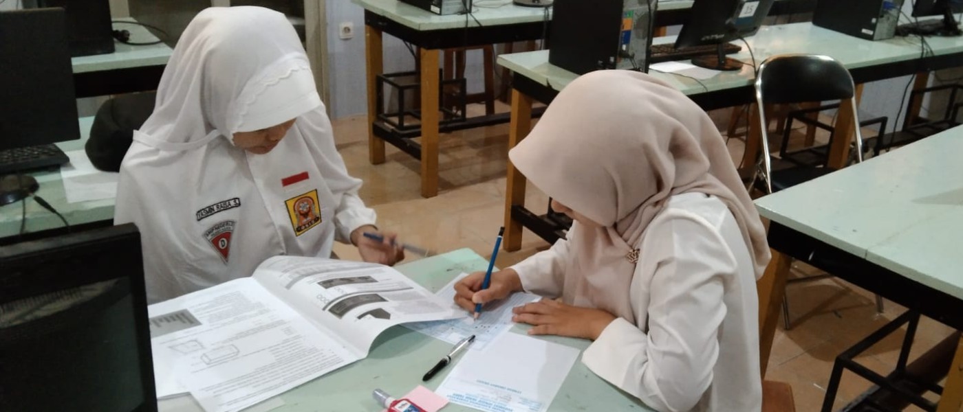 INFORMASI LAYANAN PRIORITAS BAGI KELOMPOK RENTAN DI SMPN 2 PAMEKASAN