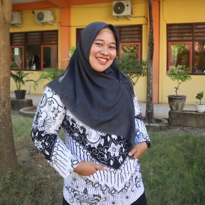 Dwi Putri Handayani, S.Pd.